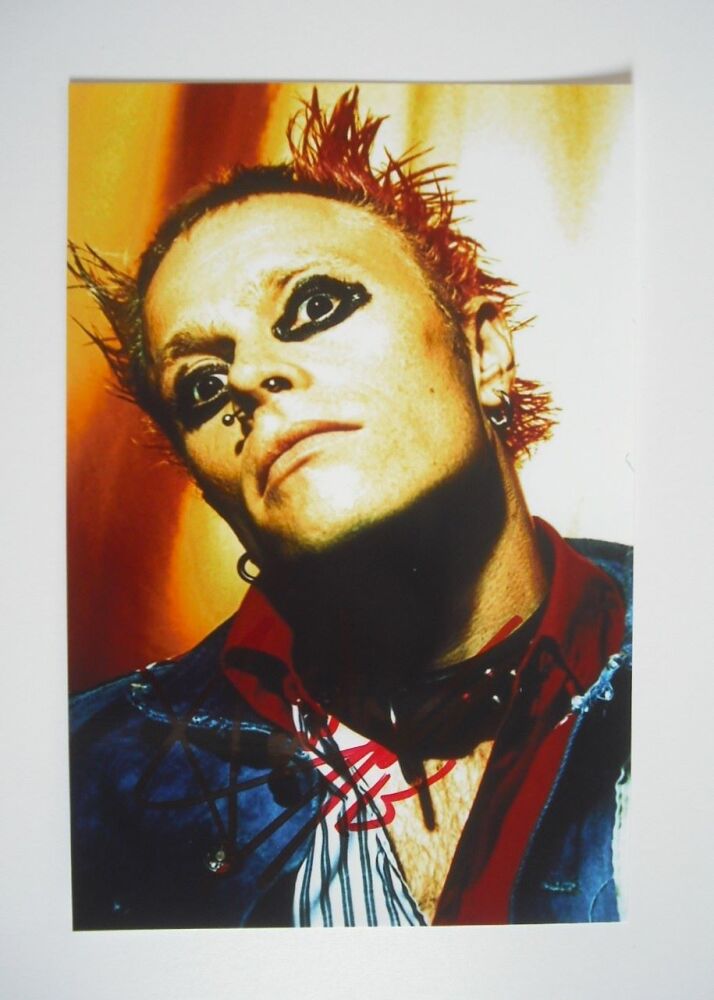 Keith Flint autograph (hand-signed photograph)