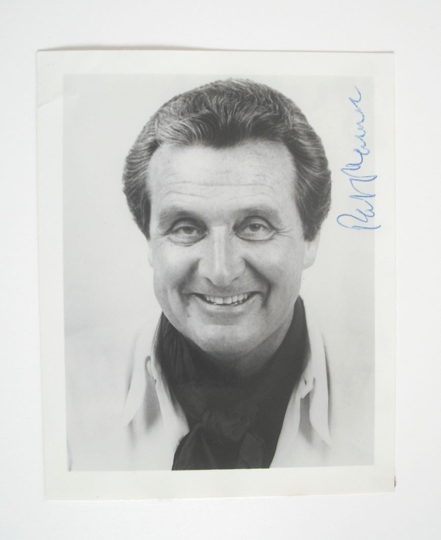 Patrick Macnee autograph (hand-signed photograph)