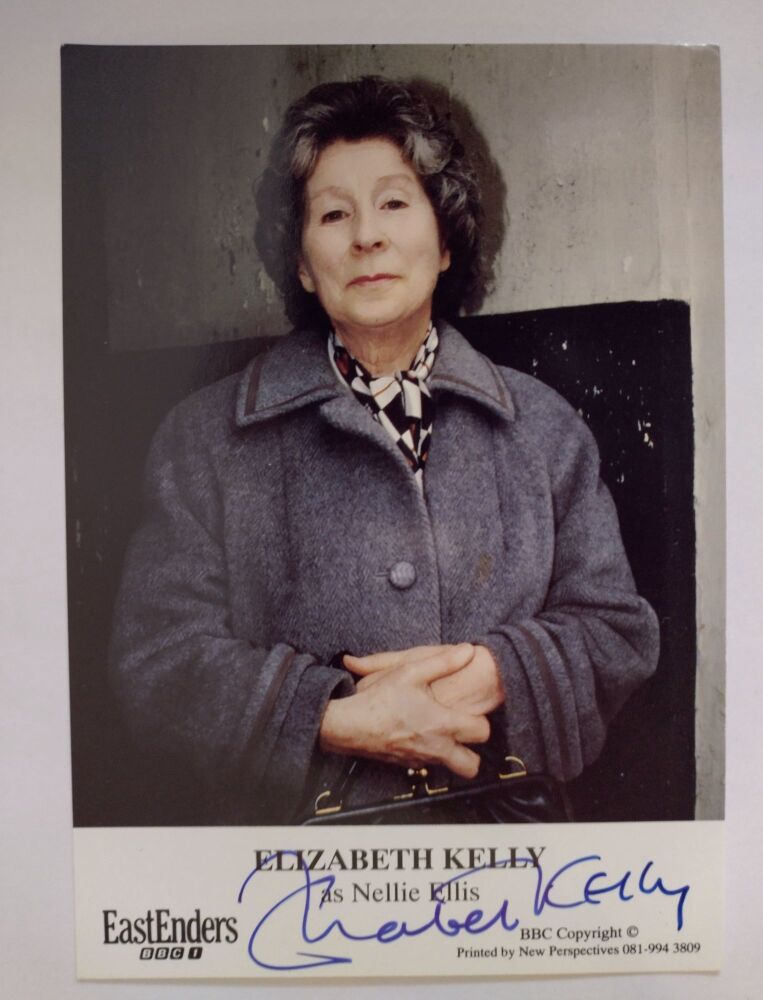 Elizabeth Kelly autograph (hand-signed photograph)