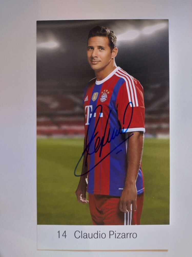 Claudio Pizarro autograph (hand-signed photograph)