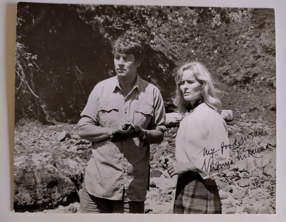 Virginia McKenna autograph (hand-signed photograph)