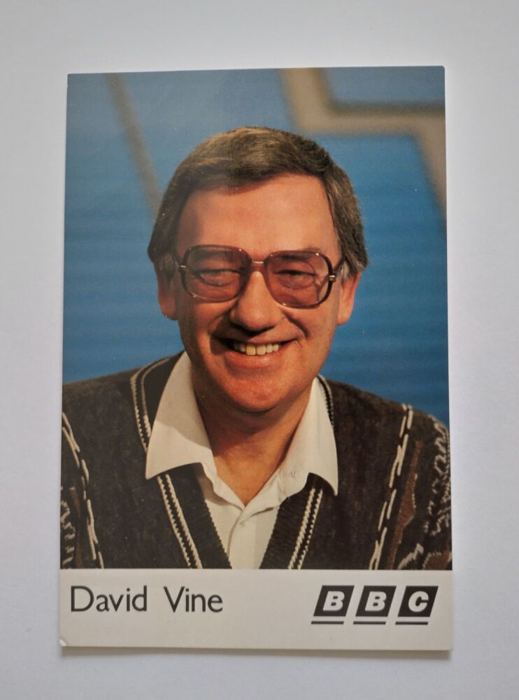 David Vine autograph (hand-signed photograph)
