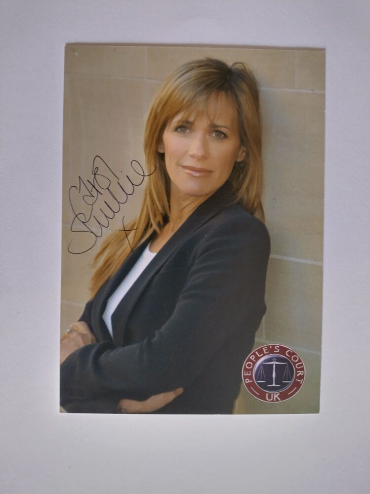 Carol Smillie autograph (hand-signed photograph)