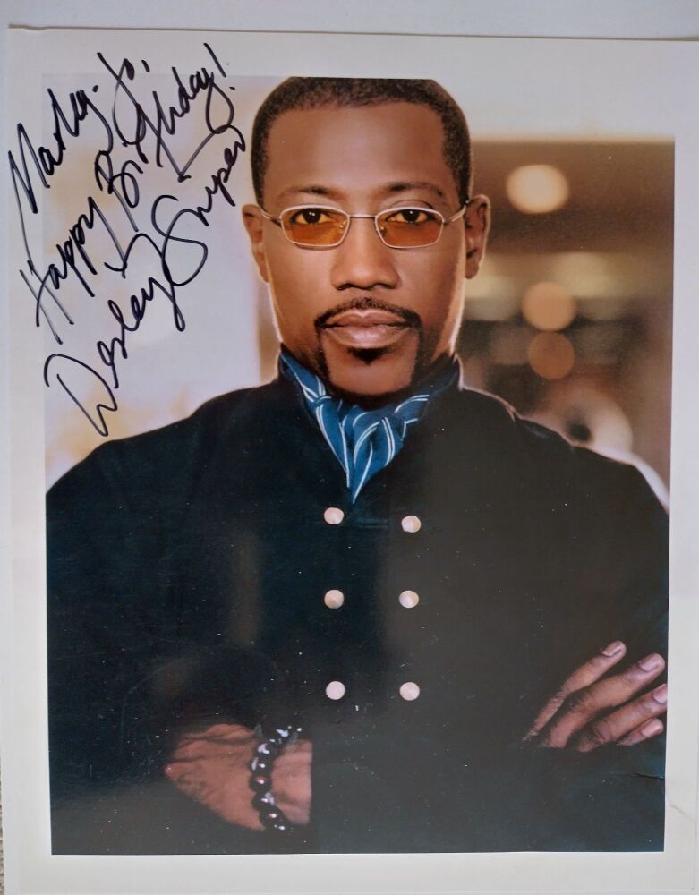 Wesley Snipes autograph (hand-signed photograph)