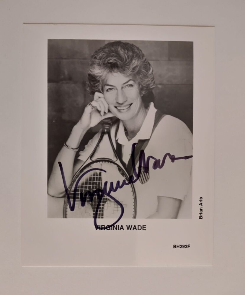 Virginia Wade autograph (hand-signed photograph)