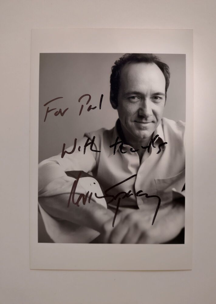 Kevin Spacey autograph (hand-signed photograph)