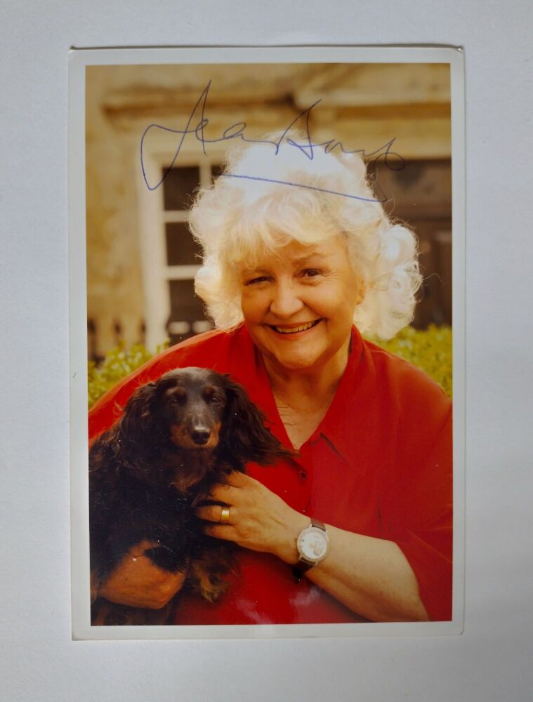 Jean Boht autograph (hand-signed photograph)