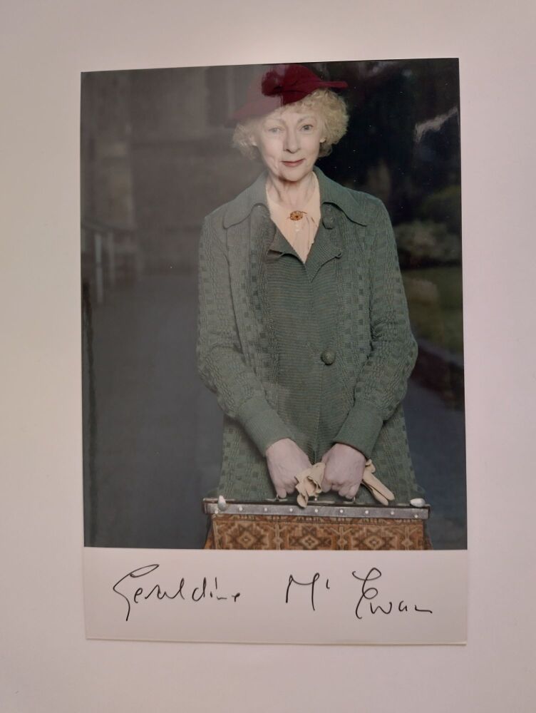 Geraldine McEwan autograph (hand-signed photograph)