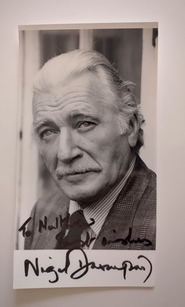 Nigel Davenport autograph (hand-signed photograph)