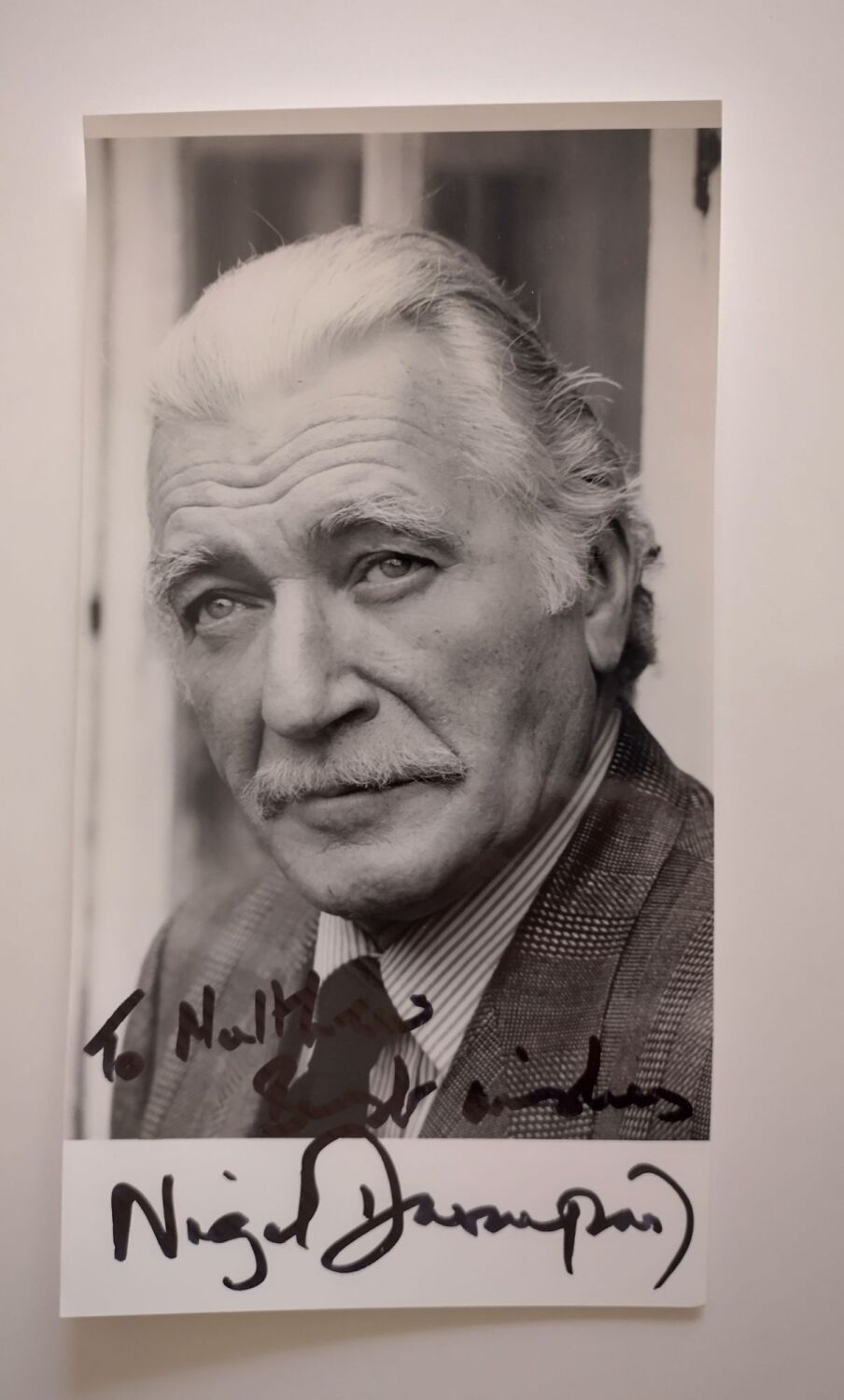 Nigel Davenport autograph (hand-signed photograph)