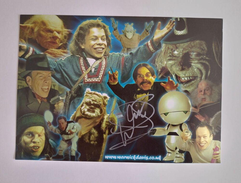 Warwick Davis autograph (hand-signed photograph)