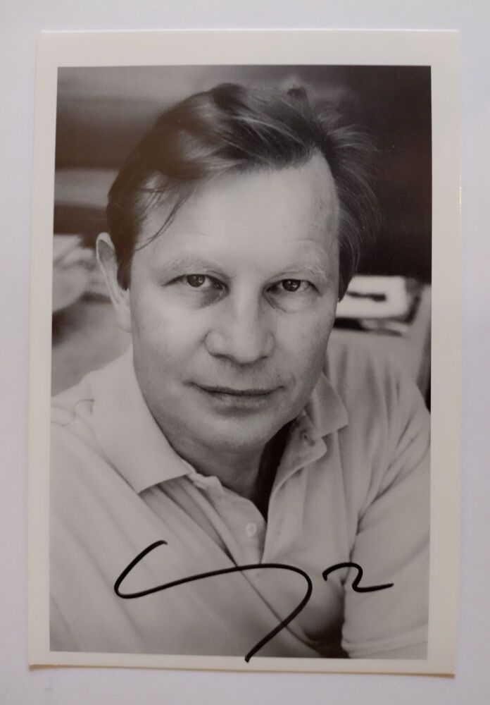 Michael York autograph (hand-signed photograph)