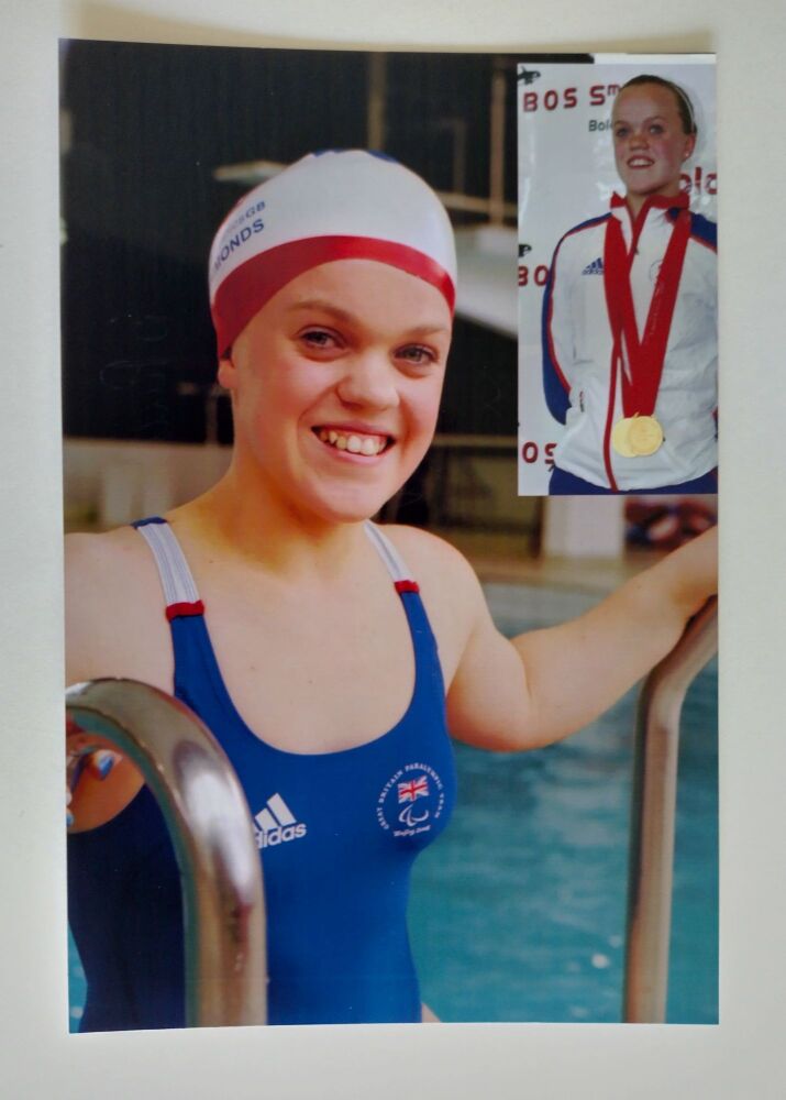 Ellie Simmonds autograph (hand-signed photograph)