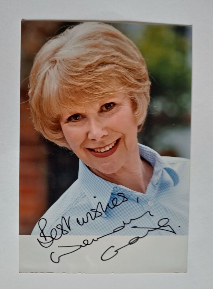 Wendy Craig autograph (hand-signed photograph)