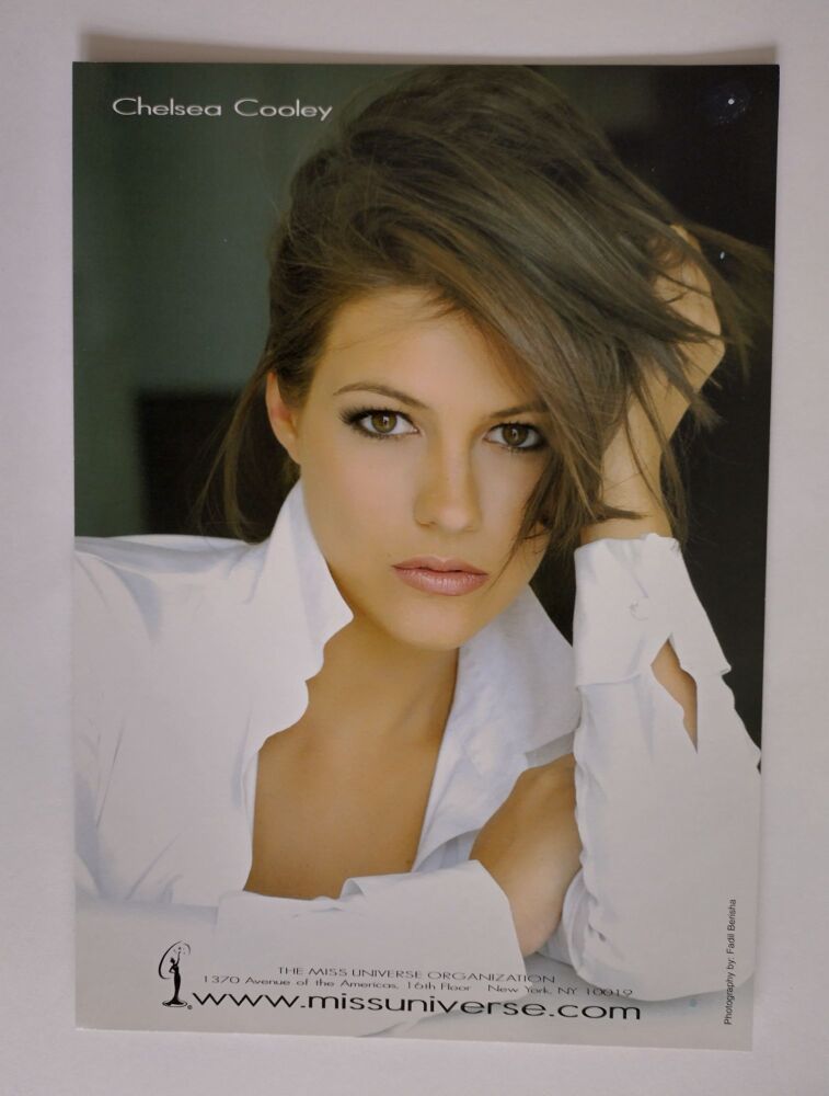 Chelsea Cooley autograph (hand-signed photograph)
