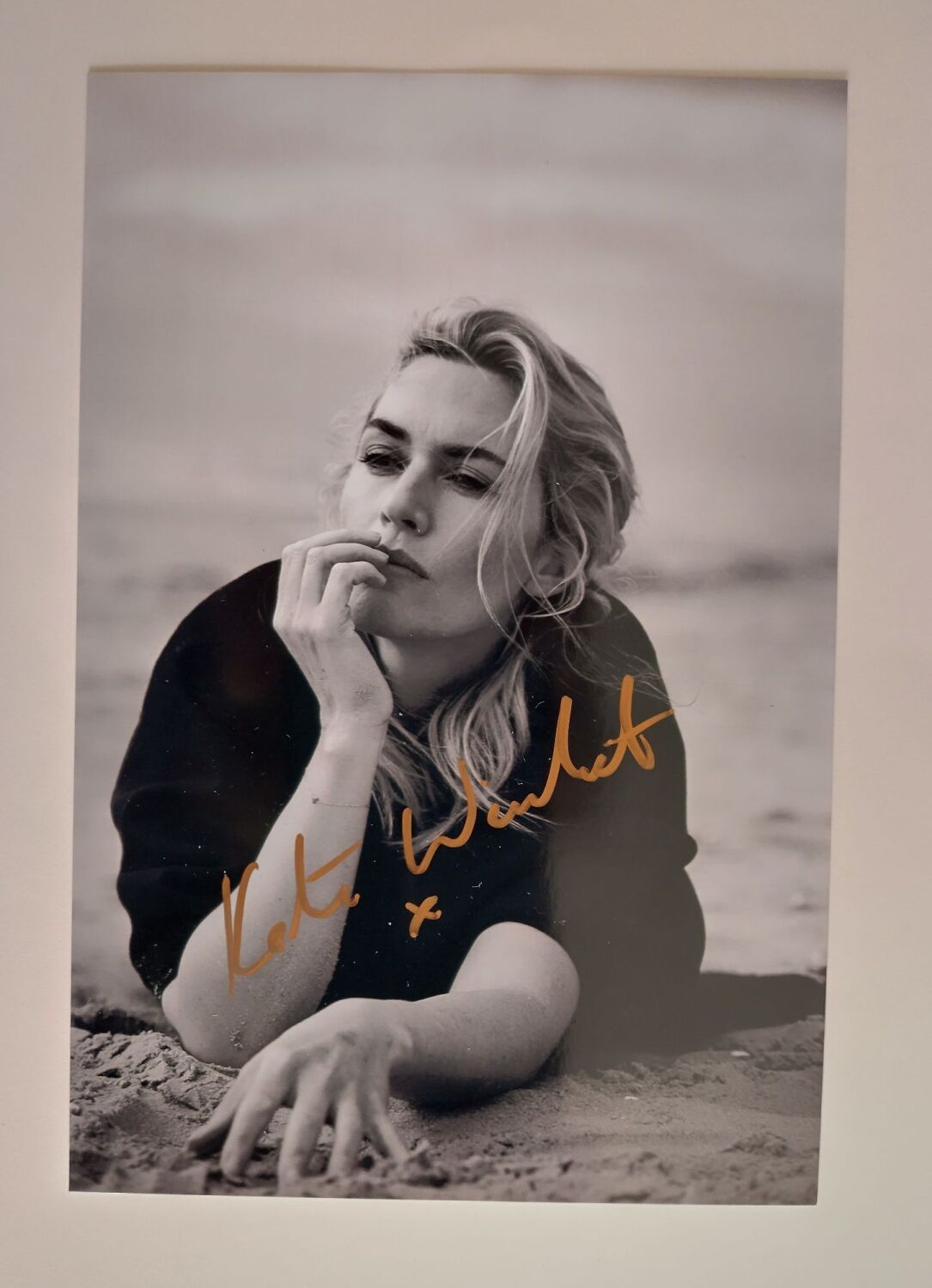 Kate Winslet autograph (hand-signed photograph)