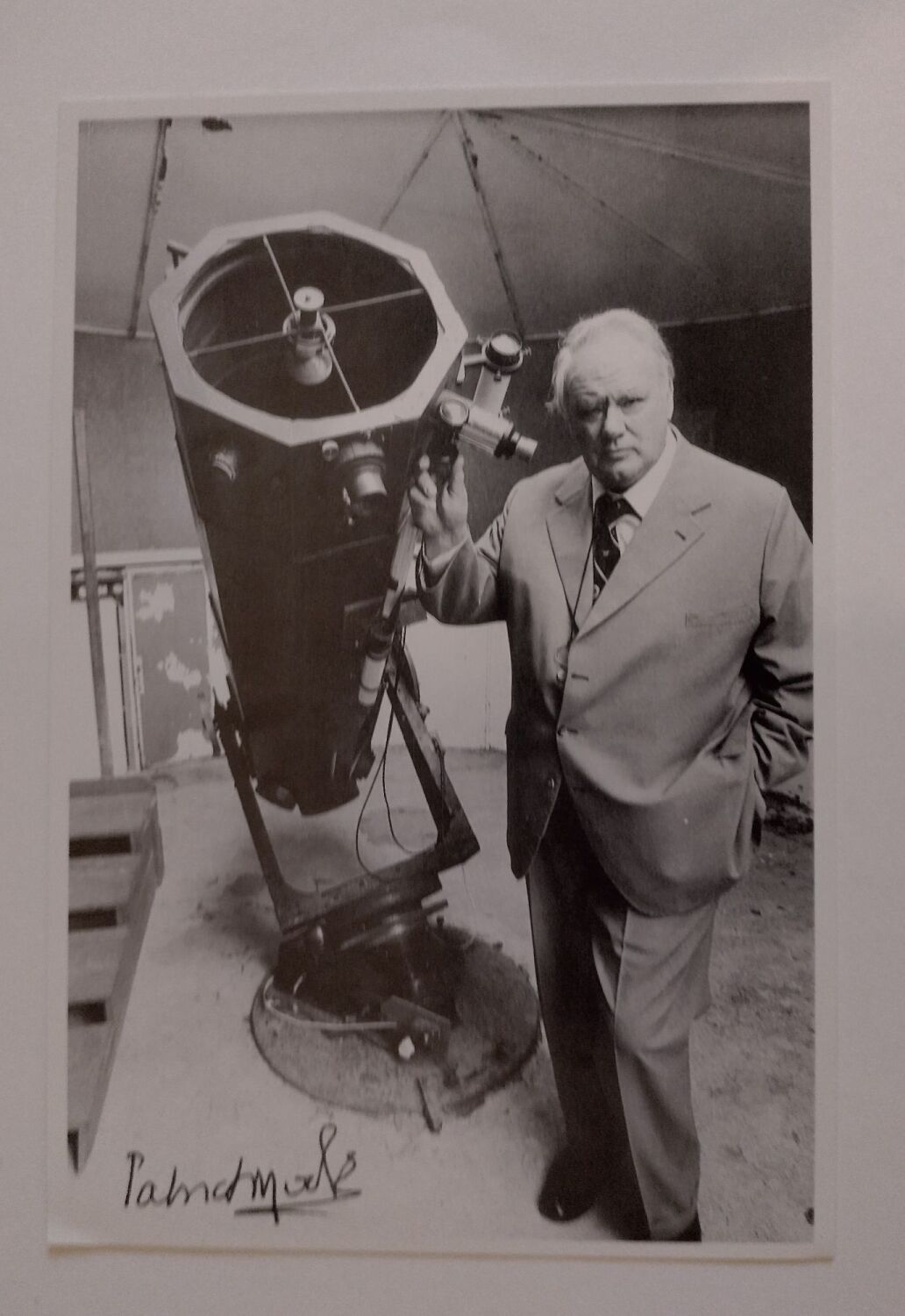 Patrick Moore autograph (hand-signed photograph)