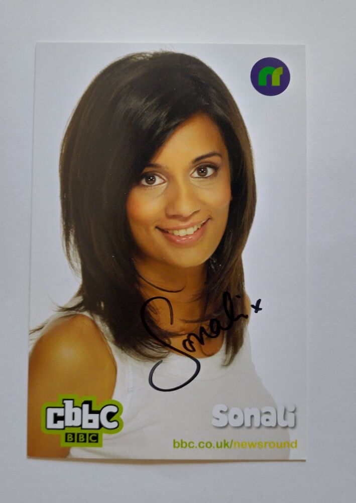 Sonali Shah autograph (hand-signed photograph)
