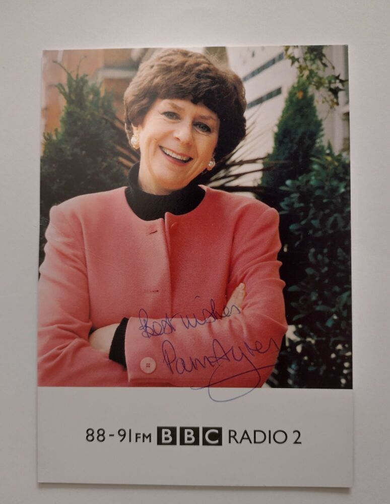 Pam Ayres autograph (hand-signed photograph)