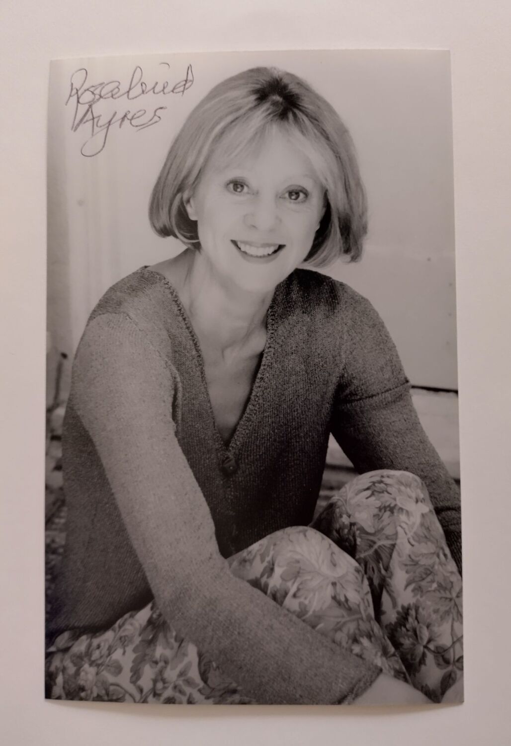 Rosalind Ayres autograph (hand-signed photograph)