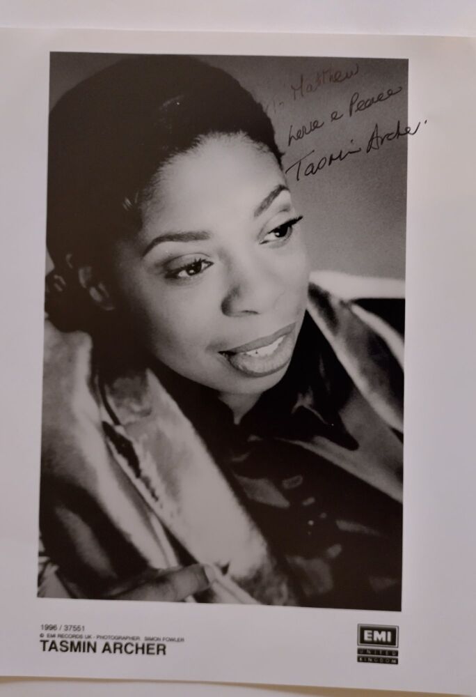 Tasmin Archer autograph (hand-signed photograph)