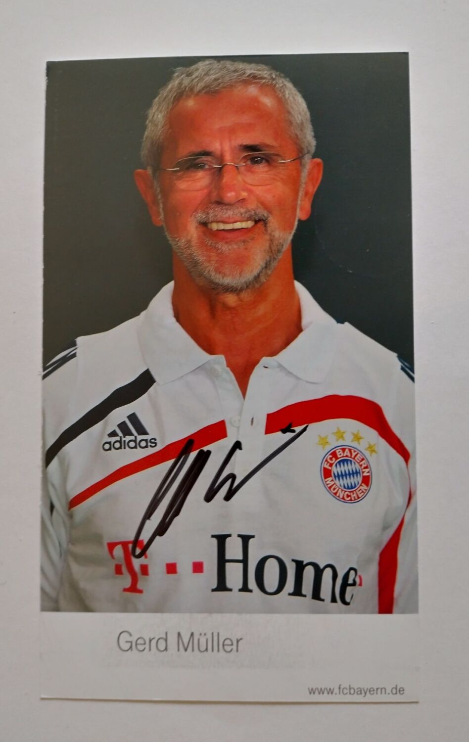 Gerd Muller autograph (hand-signed photograph)