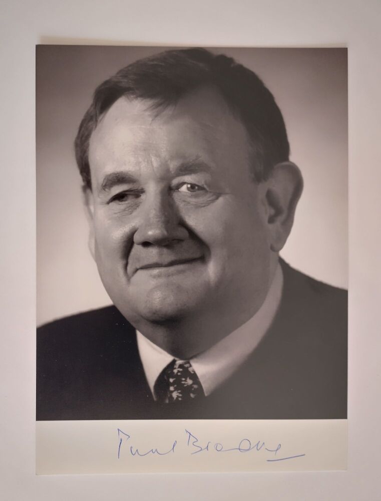 Paul Brooke autograph (hand-signed photograph)
