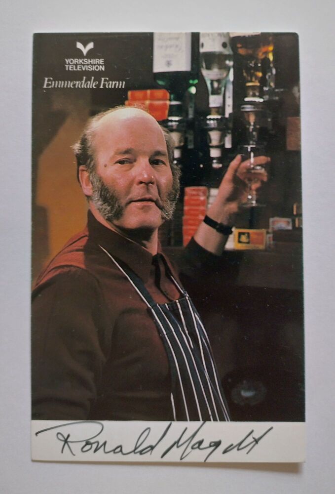 Ronald Magill autograph (hand-signed photograph)