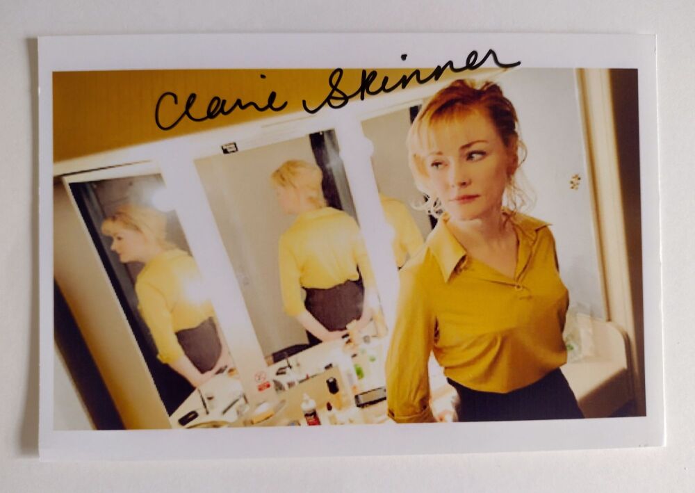 Claire Skinner autograph (hand-signed photograph)