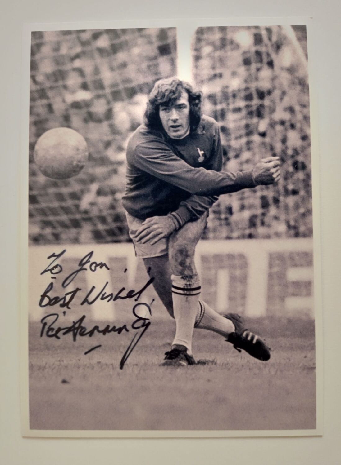Pat Jennings autograph (hand-signed photograph)
