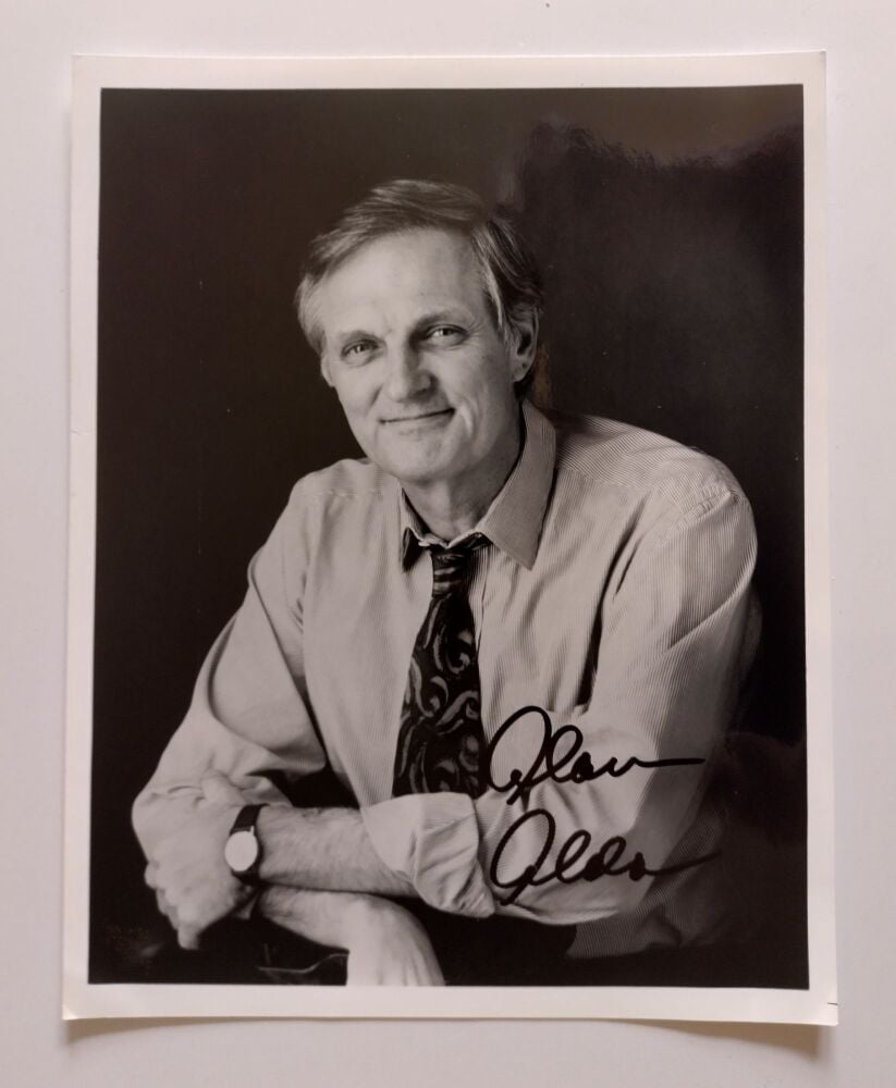 Alan Alda autograph (hand-signed photograph)