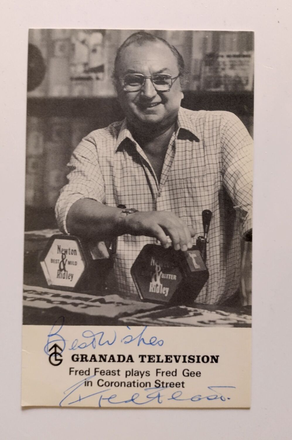 Fred Feast autograph (hand-signed photograph)