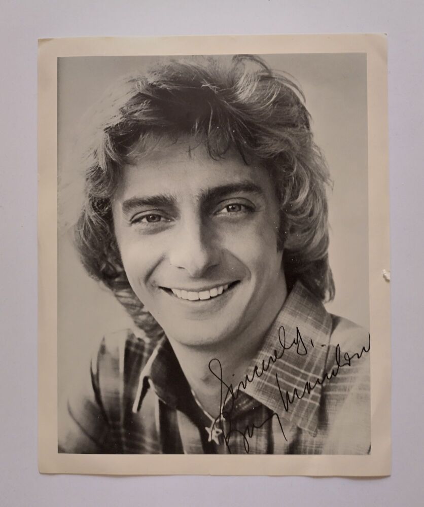 Barry Manilow autograph (hand-signed photograph)