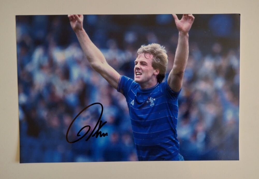 Kerry Dixon autograph (hand-signed photograph)