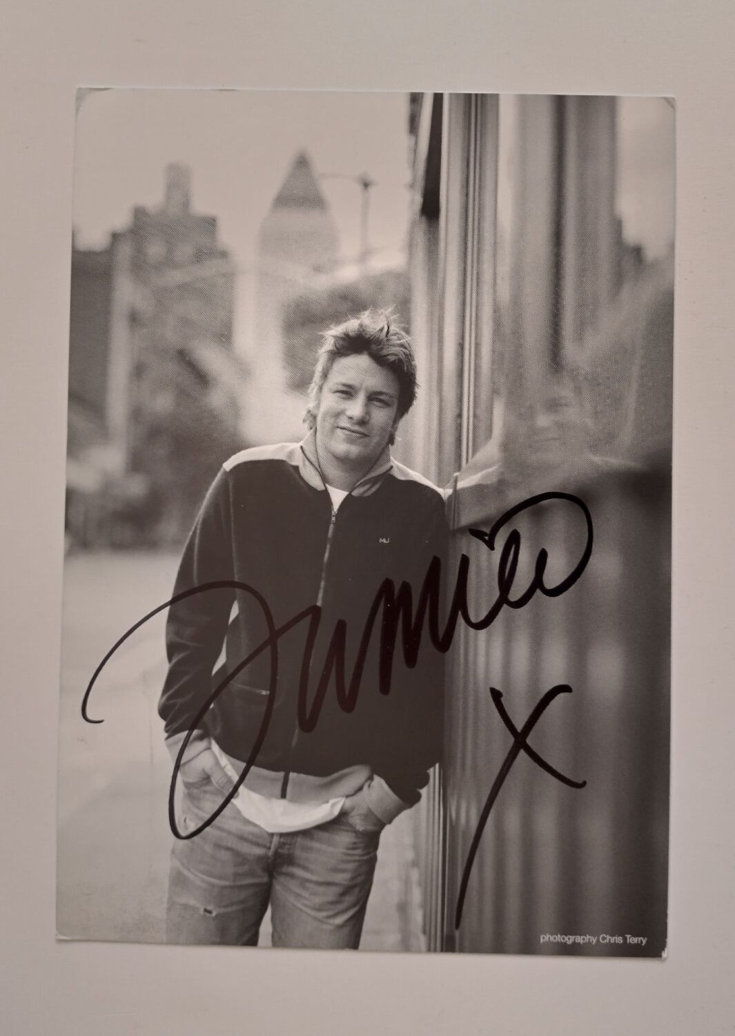 Jamie Oliver autograph (hand-signed photograph)