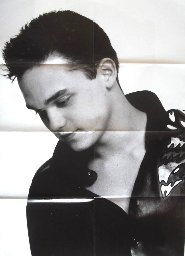 Smash Hits magazine - Busted cover (4-17 September 2002)