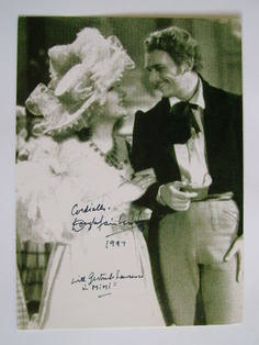 Douglas Fairbanks Jr autograph (hand-signed photograph)