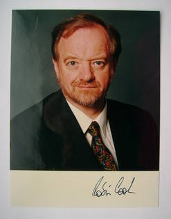 Robin Cook autograph