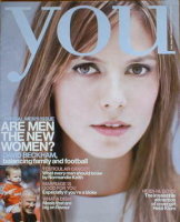 <!--2001-11-04-->You magazine - Heidi Klum cover (4 November 2001)