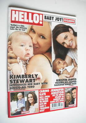 Hello! magazine - Kimberly Stewart and Kristin Davis cover (31 October 2011 - Issue 1198)