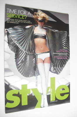 <!--2004-12-26-->Style magazine - Time For A Service cover (26 December 200