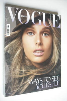 Vogue Italia magazine - November 2004 - Hana Soukupova cover