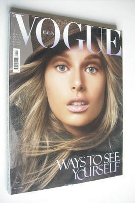 <!--2004-11-->Vogue Italia magazine - November 2004 - Hana Soukupova cover