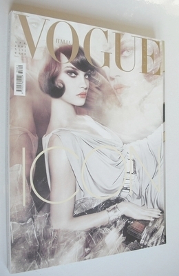 <!--2008-04-->Vogue Italia magazine - April 2008 - Natalia Vodianova cover