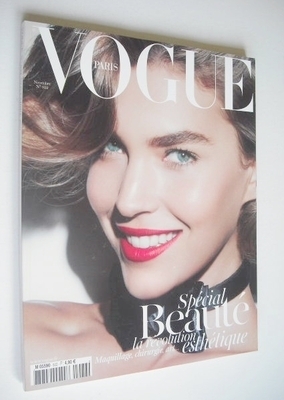 French Paris Vogue magazine - November 2011 - Arizona Muse cover