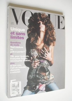<!--2002-03-->French Paris Vogue magazine - March 2002 - Isabeli Fontana co