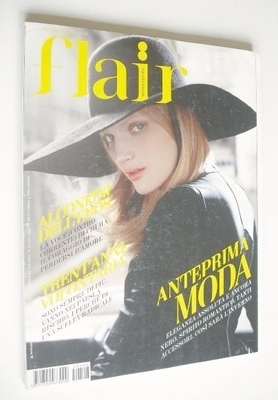 <!--2005-08-->Flair magazine - August 2005 - Guinevere Van Seenus cover