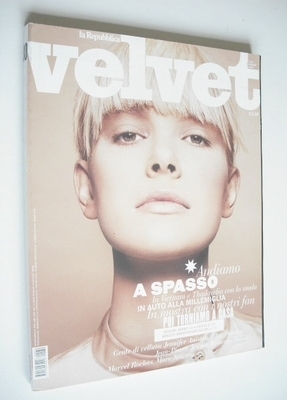 Velvet magazine - Dewi Driegen cover (May 2009 - Issue 30)