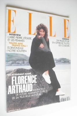 <!--1993-05-07-->French Elle magazine - 17 May 1993 - Florence Arthaud cove