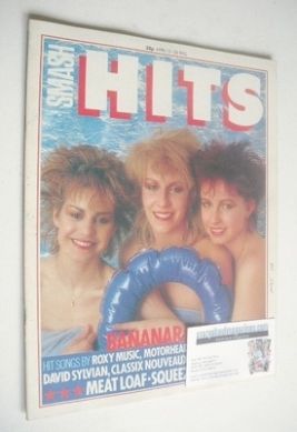 <!--1982-04-15-->Smash Hits magazine - Bananarama cover (15-28 April 1982)